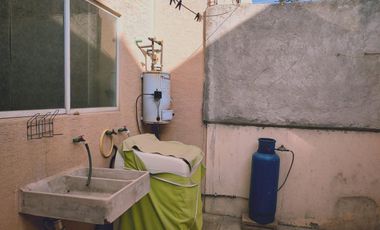 VENTA DE CASA EN FRACCIONAMIENTO LA FLORIDA CERCA DE TARRETERA TOLUCA-TEMOAYA