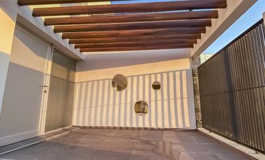 CASA A LA VENTA A ESTRENAR EN ZONA LOPEZ JORDAN Y DARWIN