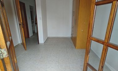 DUPLEX COMPLEJO INTERNO EN VENTA CALLE LAPRIDA AL 700