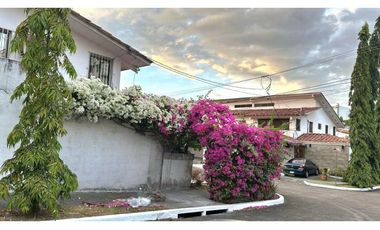 VENDO DUPLEX DE TRES NIVELES EL CANGREJO