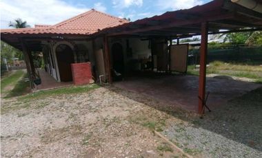 VENTA DE HERMOSA CASA  SEMI CAMPESTRE PENONOMÉ
