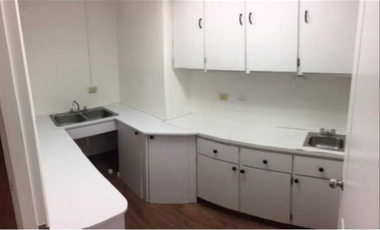 ALQUILER OFICINA   84m2 CON DIVISIONES OBARRIO PLAZA EJECUTIVA MC