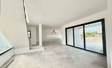 VENTA DE CASA EN Pilar