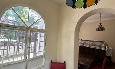 Departamento Tipo Casa en venta en Bernal Centro