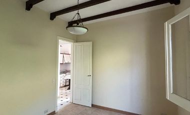 Departamento Tipo Casa en venta en Bernal Centro