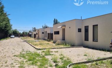 Casa en Venta en Cerca de Colegio Almenar de Pirque, de Copec y centro de eventos Subercaseaux