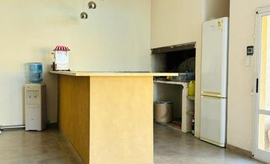 IMPORTANTE CASA A LA VENTA EN ZONA CAPUTO Y NEWBERY