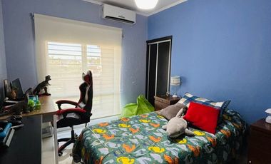 IMPORTANTE CASA A LA VENTA EN ZONA CAPUTO Y NEWBERY