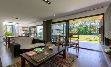 VENTA/PERMUTA - Casa de 3 dormitorios. Puerto Roldán.