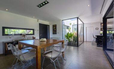VENTA/PERMUTA - Casa de 3 dormitorios. Puerto Roldán.