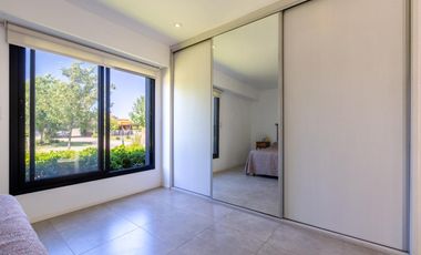 VENTA/PERMUTA - Casa de 3 dormitorios. Puerto Roldán.