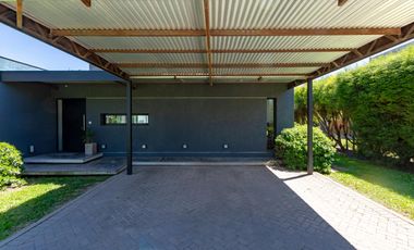 VENTA/PERMUTA - Casa de 3 dormitorios. Puerto Roldán.