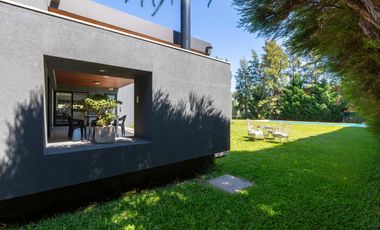 VENTA/PERMUTA - Casa de 3 dormitorios. Puerto Roldán.
