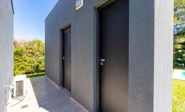 VENTA/PERMUTA - Casa de 3 dormitorios. Puerto Roldán.