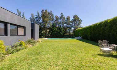 VENTA/PERMUTA - Casa de 3 dormitorios. Puerto Roldán.
