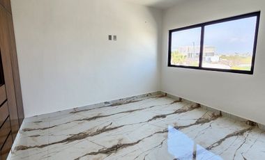 Casa en VENTA amplia con ALBERCA fracc PUNTA TIBURON