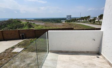 Casa en VENTA amplia con ALBERCA fracc PUNTA TIBURON