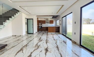 Casa en VENTA amplia con ALBERCA fracc PUNTA TIBURON