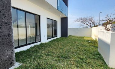 Casa en VENTA amplia con ALBERCA fracc PUNTA TIBURON