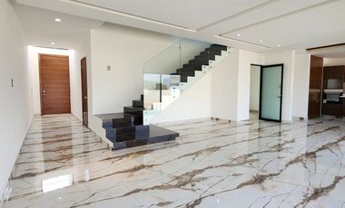 Casa en VENTA amplia con ALBERCA fracc PUNTA TIBURON