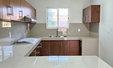 CASA NUEVA DE DOS PLANTAS, 3 RECÁMARAS YCOCHERA PARA 2 AUTOS