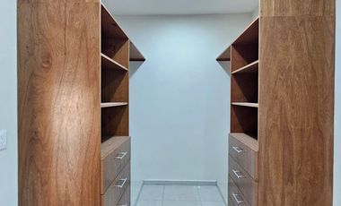 CASA NUEVA DE DOS PLANTAS, 3 RECÁMARAS YCOCHERA PARA 2 AUTOS