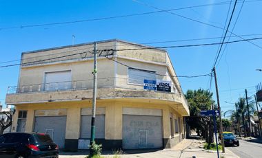 Casa + Local • Venta en block • Ideal Constructor y/o inversor