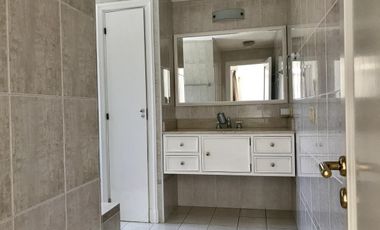 Casa  en Alquiler en Acassuso, Barrio Parque Aguirre
