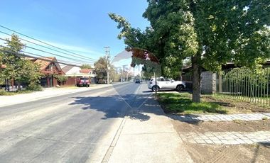 Casa en Vitacura con gran terreno para negocio