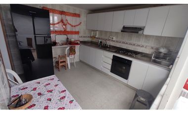 CHIA, Centro, 200 M2, independiente, 5 alcobas,