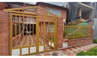 CHIA, Centro, 200 M2, independiente, 5 alcobas,