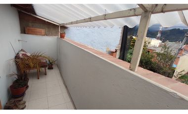 CHIA, Centro, 200 M2, independiente, 5 alcobas,