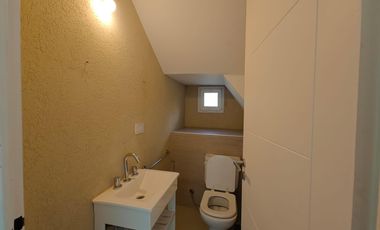 Casa con pileta y escritorio en Santa Guadalupe