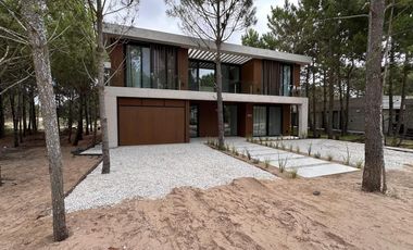 ALQUILER TEMPORAL, CASA, COSTA ESMERALDA, BARRIO MARITIMO III, LOTE AL 100, 6 AMBIENTES
