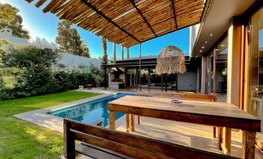 VENTA | CASA  CON PILETA 5 AMBIENTES | BARRIO PRIVADO LAS PRUNAS