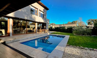 VENTA | CASA  CON PILETA 5 AMBIENTES | BARRIO PRIVADO LAS PRUNAS