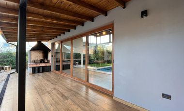 VENTA | CASA  CON PILETA 5 AMBIENTES | BARRIO PRIVADO LAS PRUNAS
