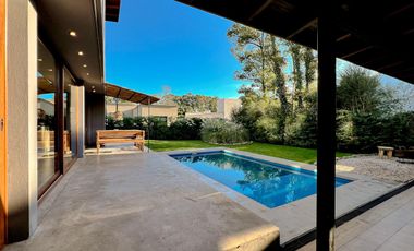 VENTA | CASA  CON PILETA 5 AMBIENTES | BARRIO PRIVADO LAS PRUNAS