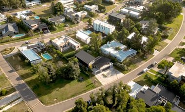 VENTA | CASA  CON PILETA 5 AMBIENTES | BARRIO PRIVADO LAS PRUNAS