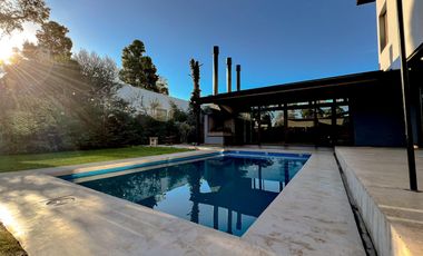 VENTA | CASA  CON PILETA 5 AMBIENTES | BARRIO PRIVADO LAS PRUNAS