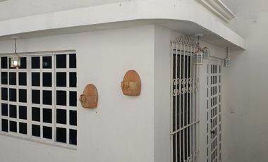 CASA EN COL. POMARROSA