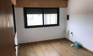 Casa nueva sobre amplio terreno en San Jorge