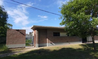 Casa nueva sobre amplio terreno en San Jorge