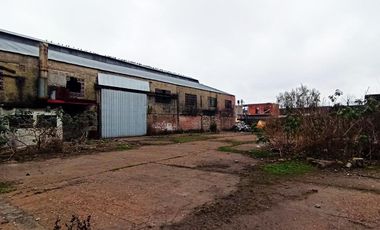 Depósito - Galpón de  3000 m2 totales en Venta en Quilmes