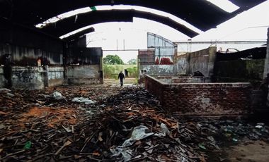 Depósito - Galpón de  3000 m2 totales en Venta en Quilmes