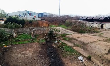 Depósito - Galpón de  3000 m2 totales en Venta en Quilmes