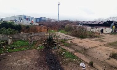 Depósito - Galpón de  3000 m2 totales en Venta en Quilmes
