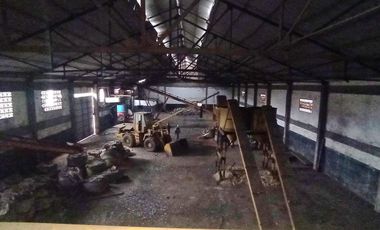 Depósito - Galpón de  3000 m2 totales en Venta en Quilmes