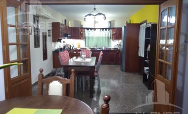 Casa 4 ambientes en Venta -Ezpeleta Oeste