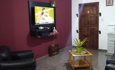 Casa 4 ambientes en Venta -Ezpeleta Oeste